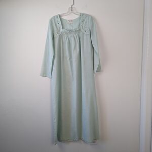 Vintage Lily Mint Green Nightgown with Embroidery Details - Size 34